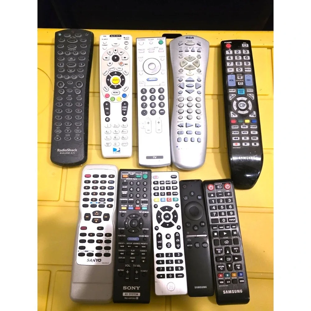 Remote Control Lot - Ten Various Brands TV, VCR Etc  Untested ##